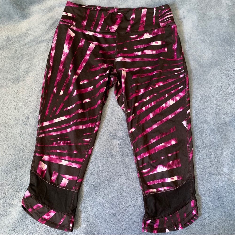 Tek Gear Women’s Capri with Mesh Detail (M) NWOT